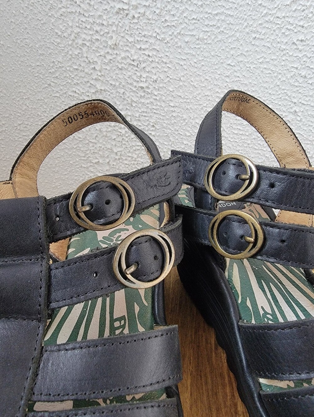 Fly London Sandals 41/US 10 Platform Wedge Heels Black Leather, Portugal - READ - Picture 9 of 14